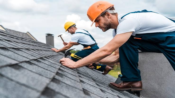 How to Know When Your Home Needs Roof Repair or a Full Replacement